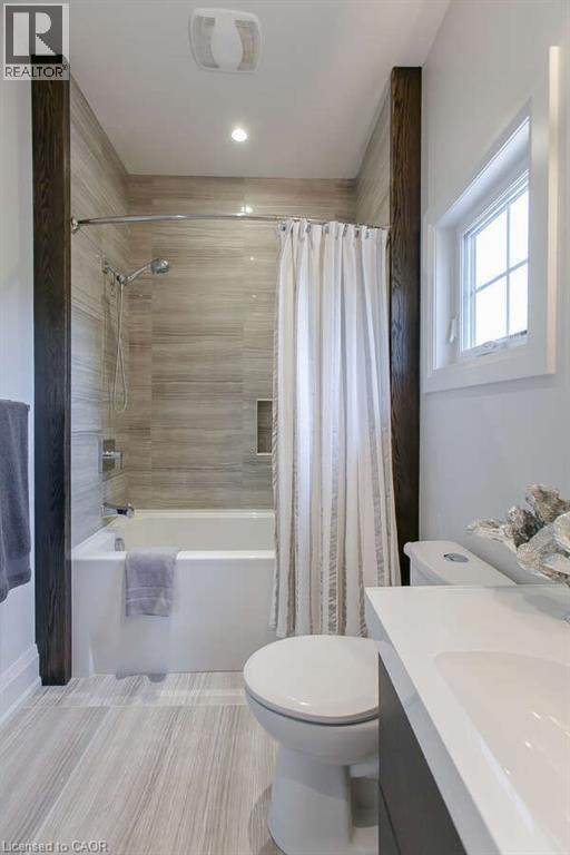 975 Beach Boulevard, Hamilton, ON - Indoor Photo Showing Bathroom