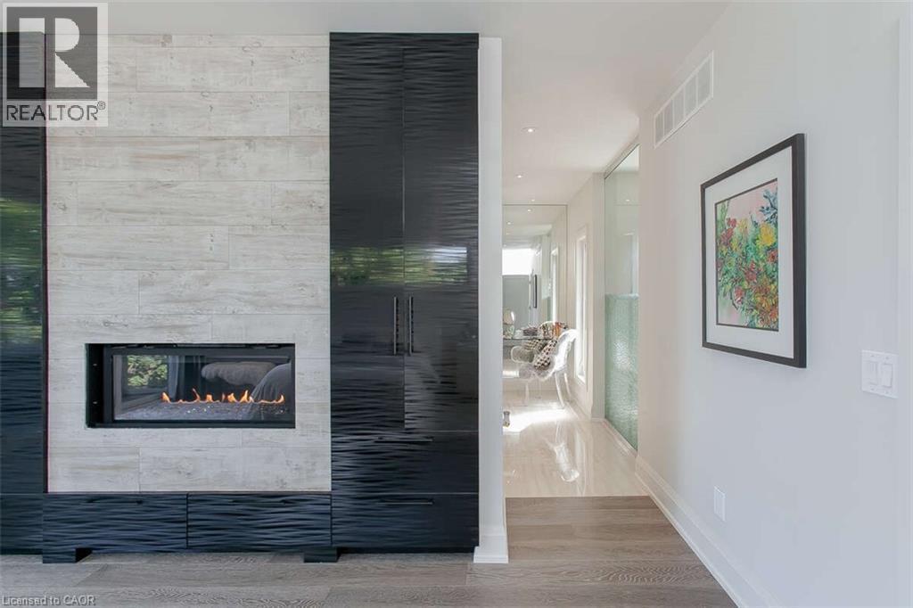 975 Beach Boulevard, Hamilton, ON - Indoor Photo Showing Other Room