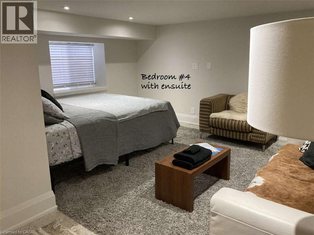 975 Beach Boulevard, Hamilton, ON - Indoor Photo Showing Bedroom