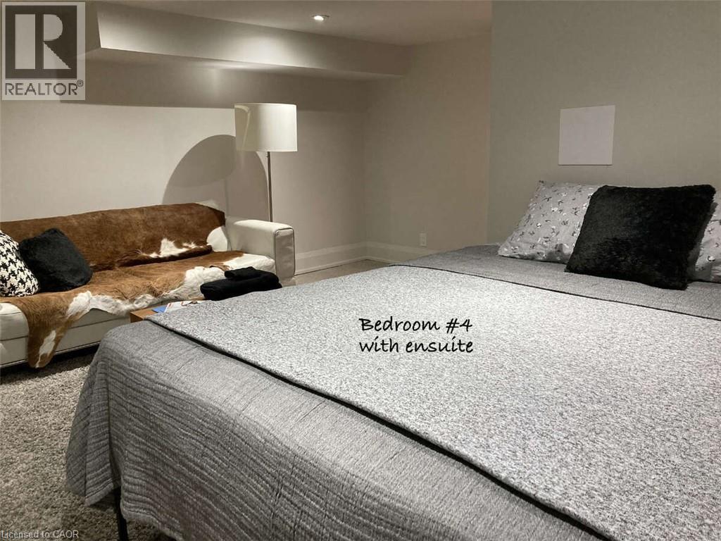 975 Beach Boulevard, Hamilton, ON - Indoor Photo Showing Bedroom