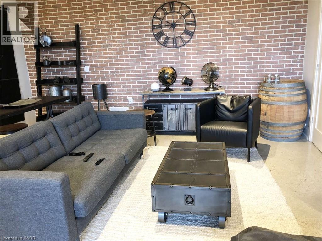 975 Beach Boulevard, Hamilton, ON - Photo Showing Other Room