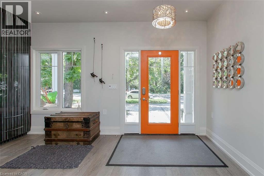 975 Beach Boulevard, Hamilton, ON - Indoor Photo Showing Other Room