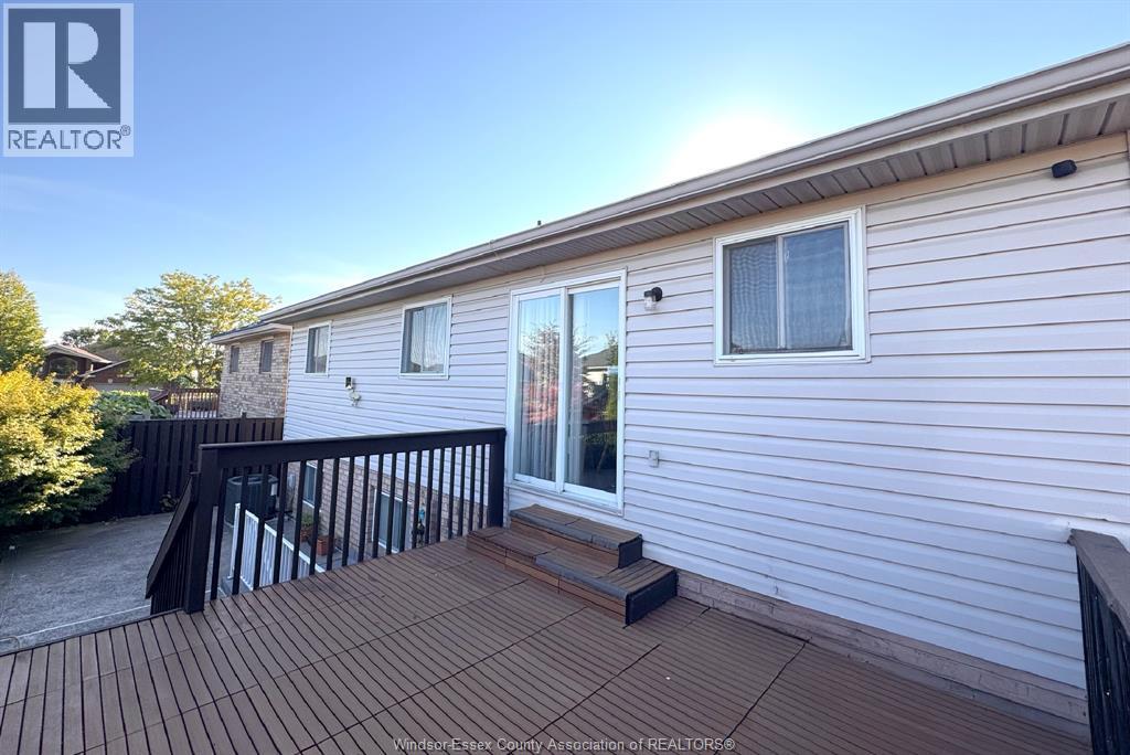 1432 Meridian Street Unit# Upper, Windsor, ON - Outdoor With Exterior