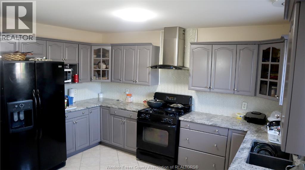 1432 Meridian Street Unit# Upper, Windsor, ON - Indoor Photo Showing Kitchen