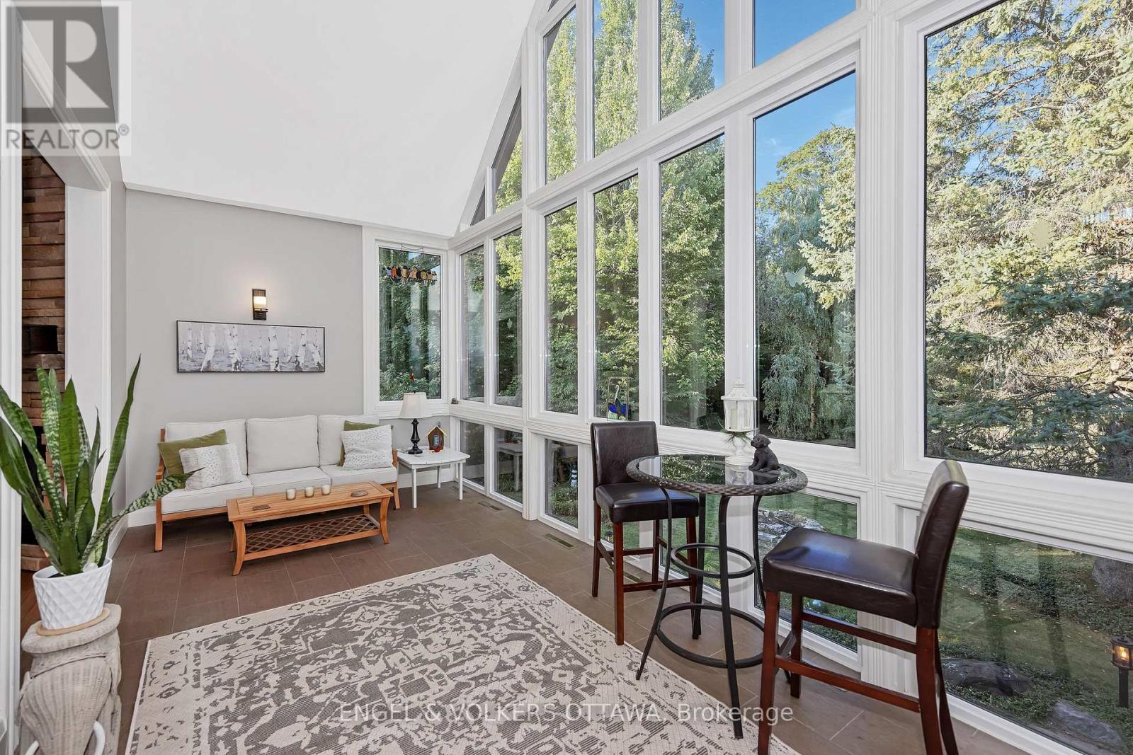 1836 Whitemarsh Crescent, Ottawa, ON - With Deck Patio Veranda With Exterior