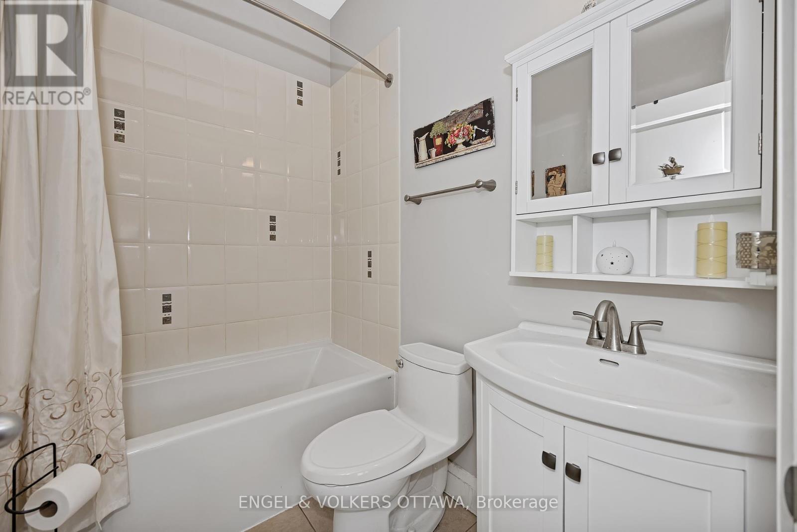 1836 Whitemarsh Crescent, Ottawa, ON - Indoor Photo Showing Bathroom