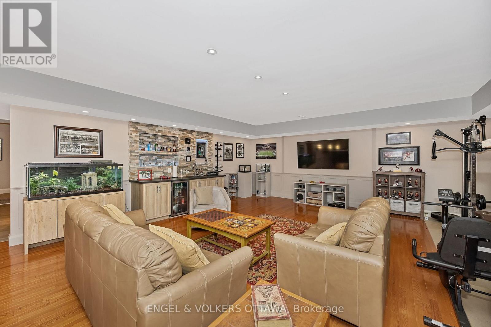 1836 Whitemarsh Crescent, Ottawa, ON - Indoor Photo Showing Living Room