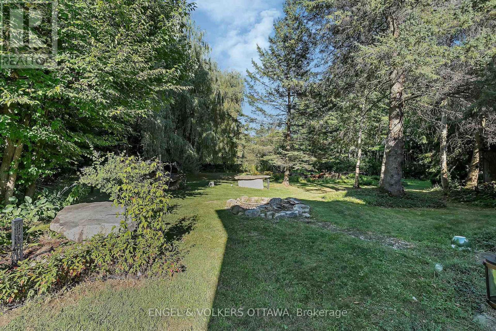 1836 Whitemarsh Crescent, Ottawa, ON - Outdoor