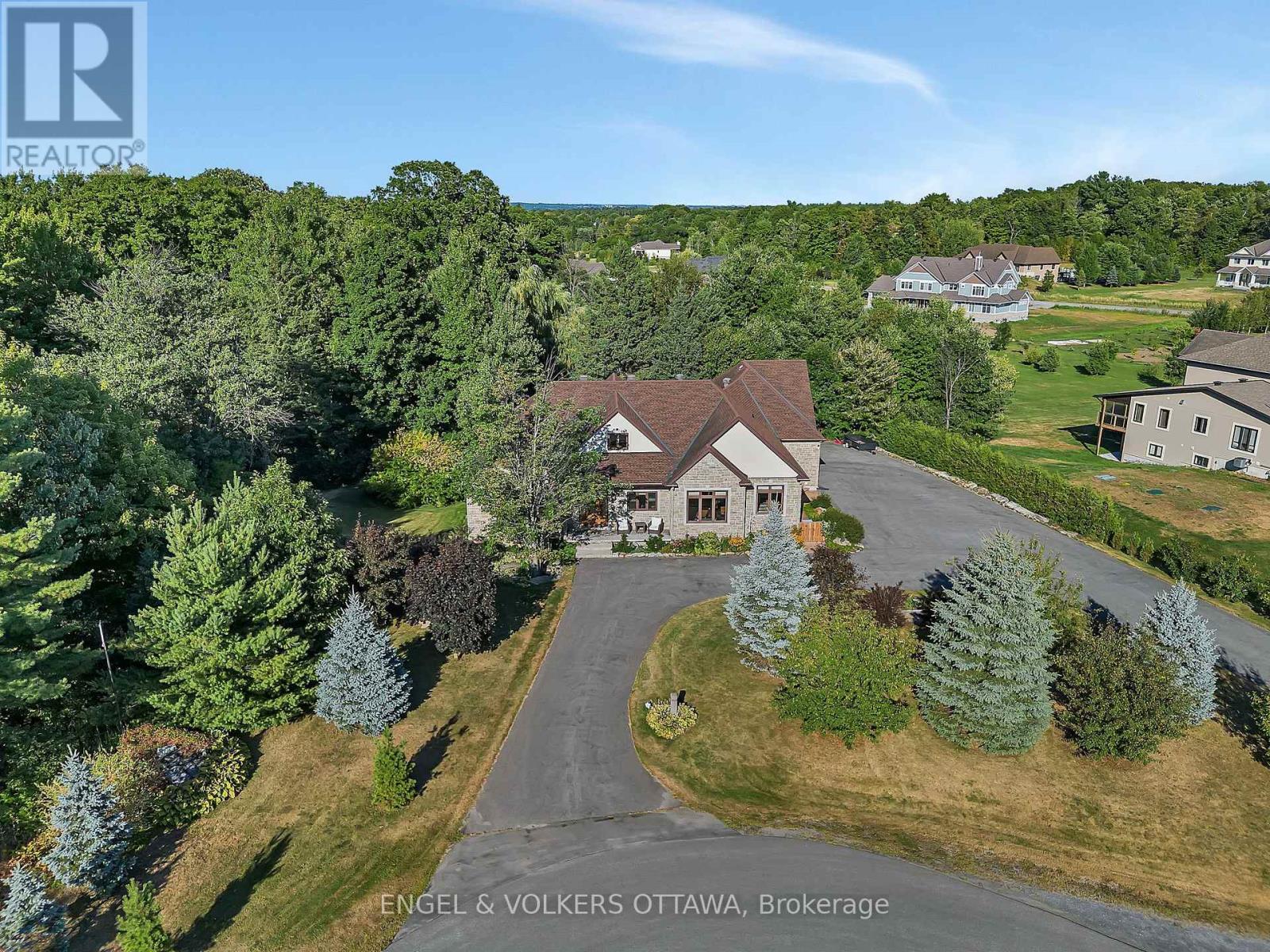 1836 Whitemarsh Crescent, Ottawa, ON - With View