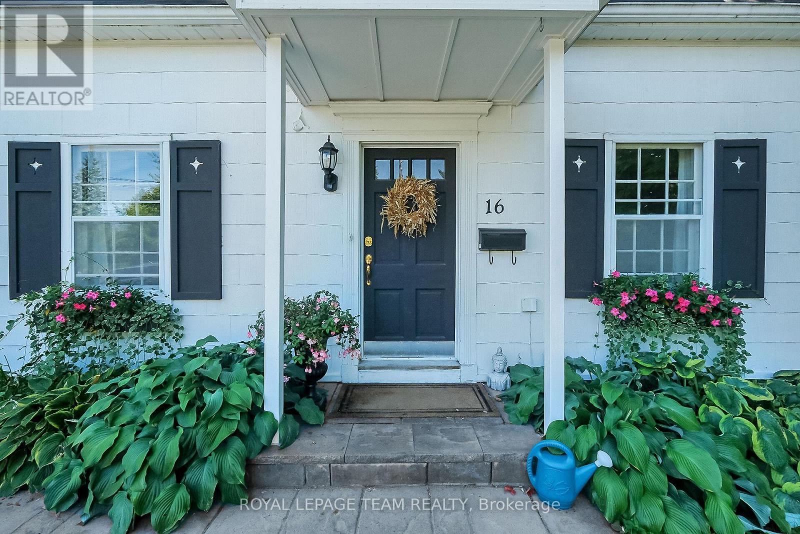 16 Sandridge Road, Ottawa, ON - Outdoor