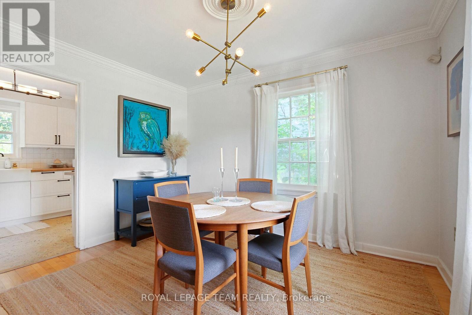 16 Sandridge Road, Ottawa, ON - Indoor Photo Showing Dining Room