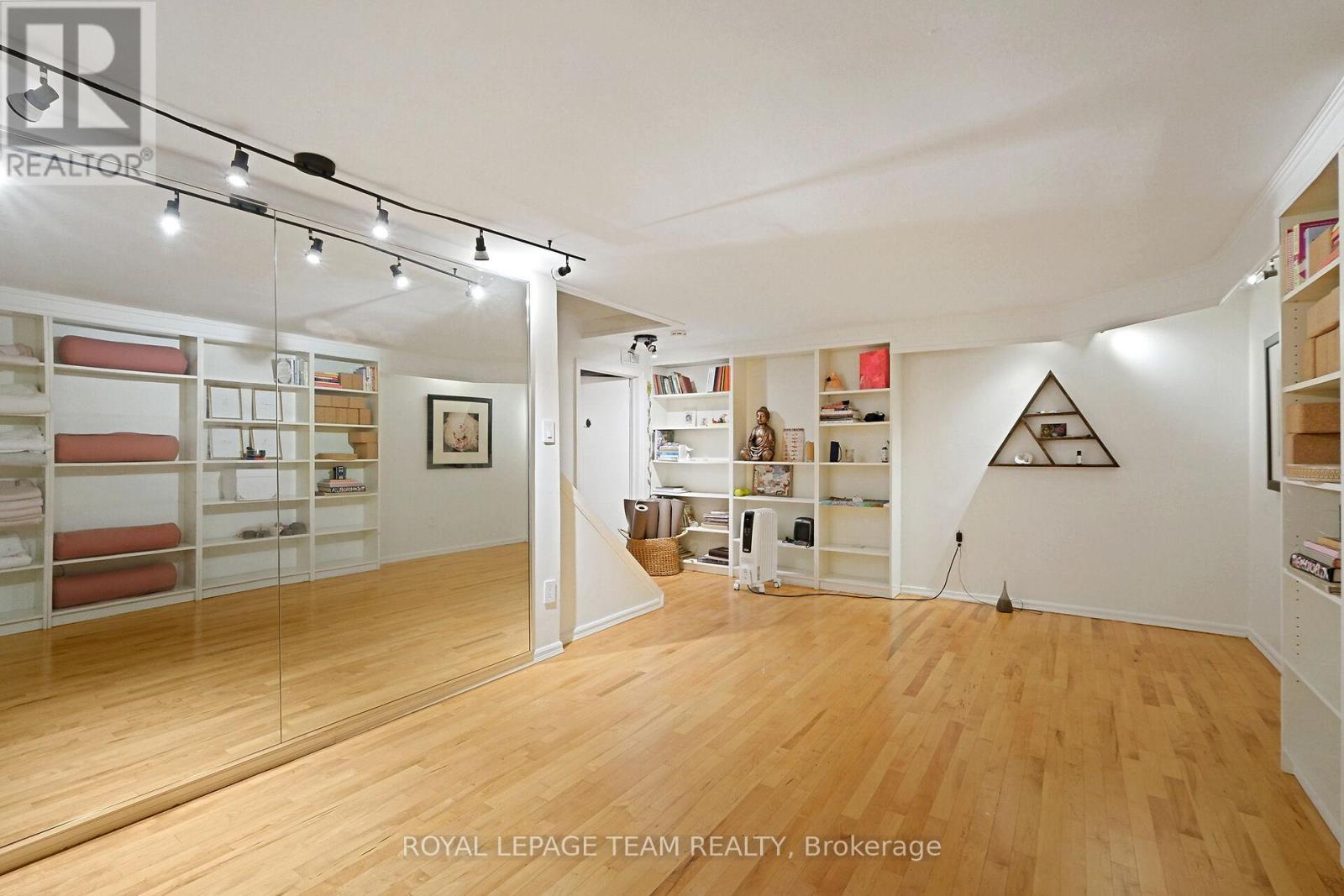 16 Sandridge Road, Ottawa, ON - Indoor