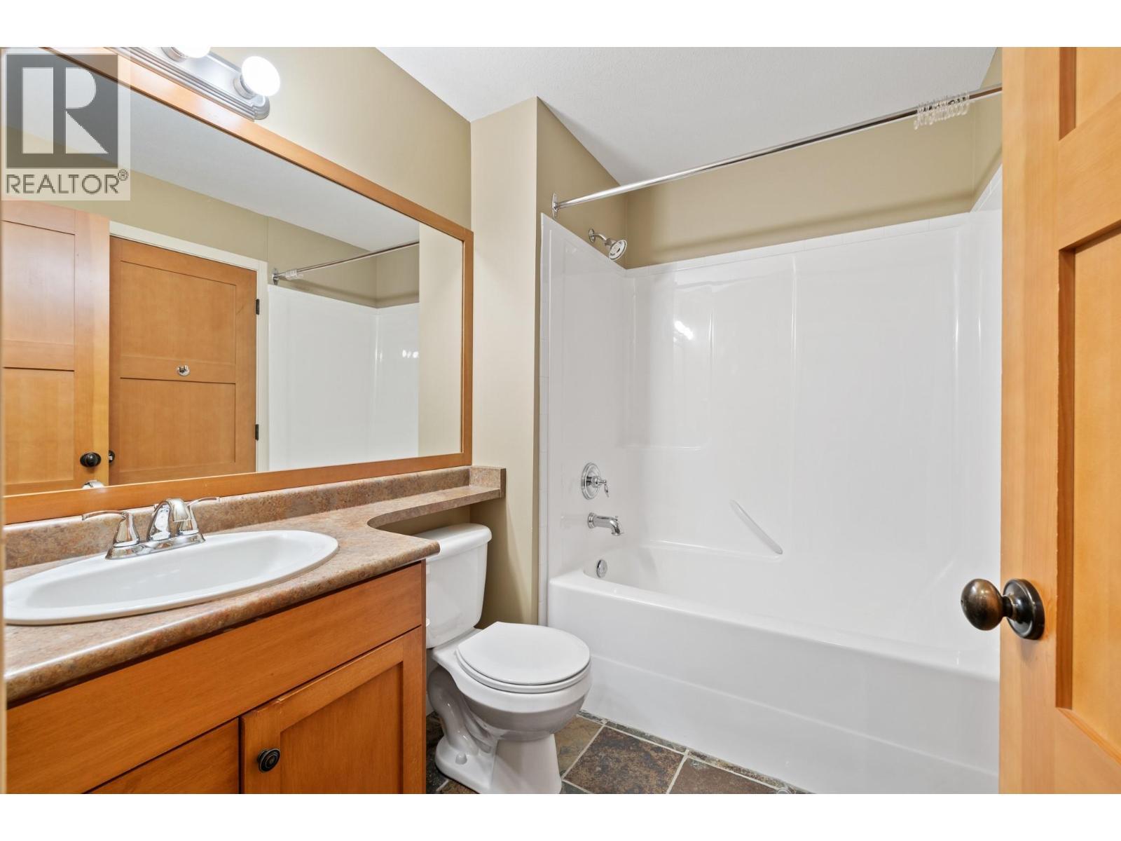 255 Feathertop Way Unit# 202, Big White, BC - Indoor Photo Showing Bathroom
