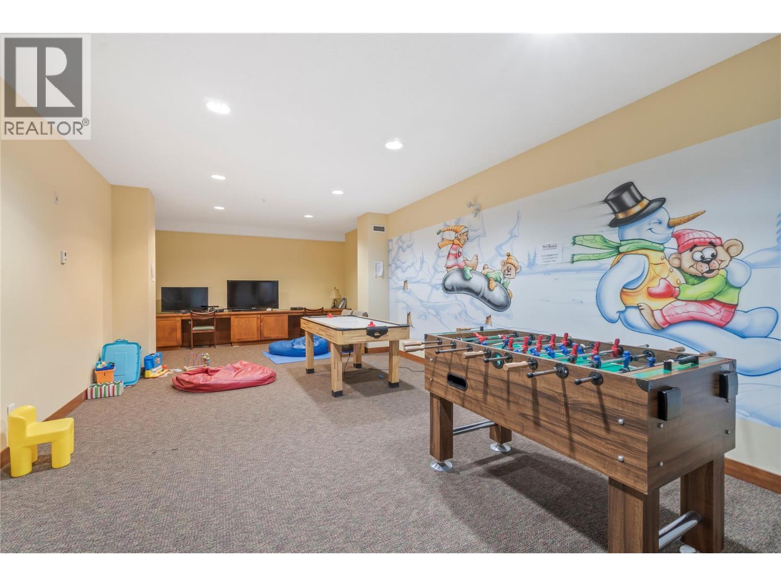 255 Feathertop Way Unit# 202, Big White, BC - Indoor Photo Showing Other Room