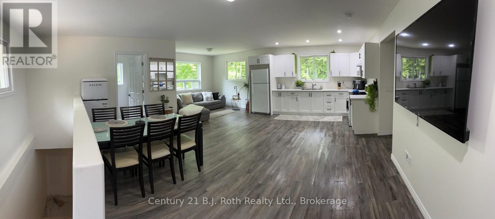 Kitchen, Livingroom and Dining - 1 Waagosh Miikans Lane W, Christian Island 30 (Beausoleil First Nation), ON - Indoor