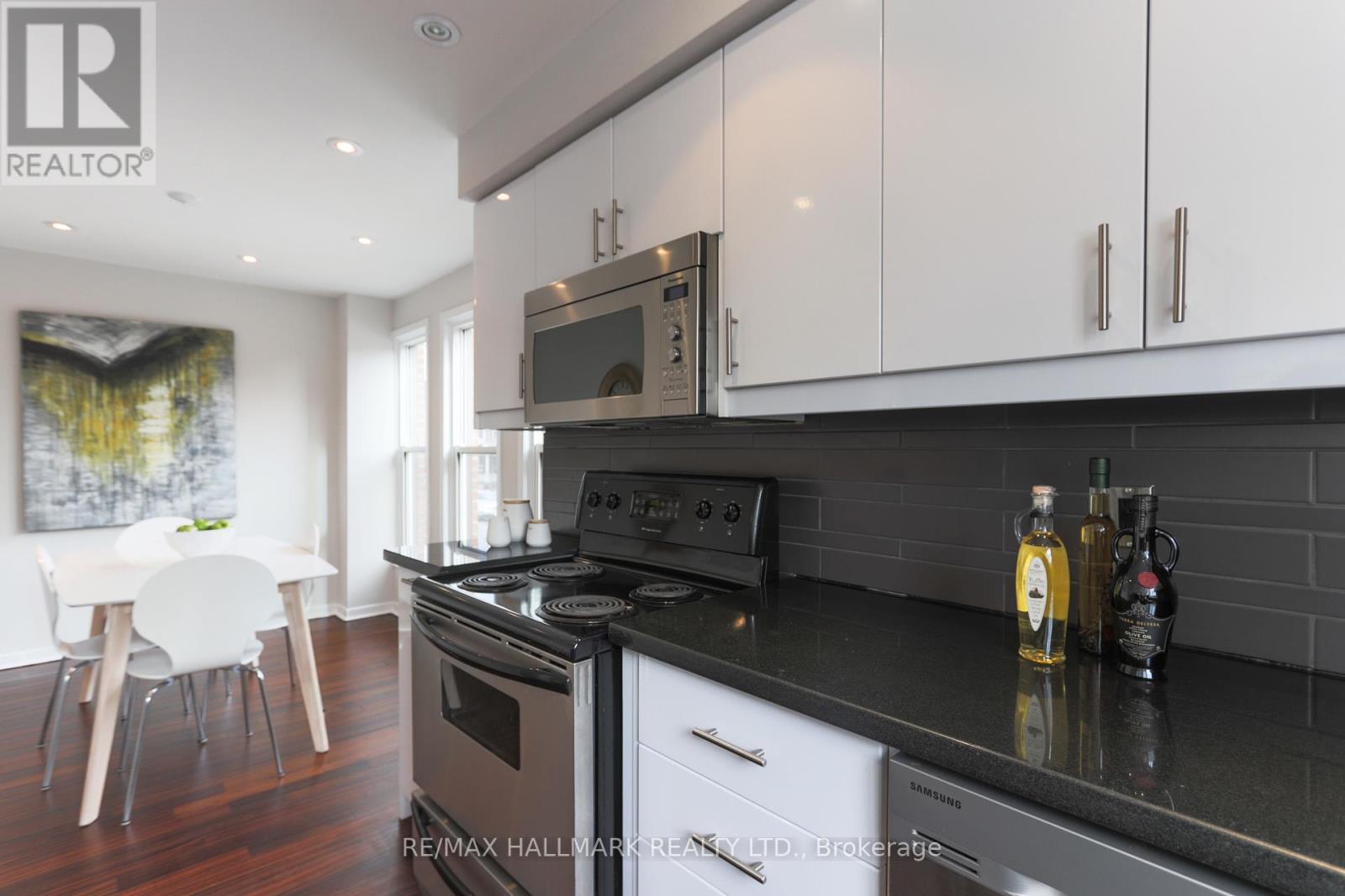 451 Broadview Avenue, Toronto, ON - Indoor Photo Showing Kitchen