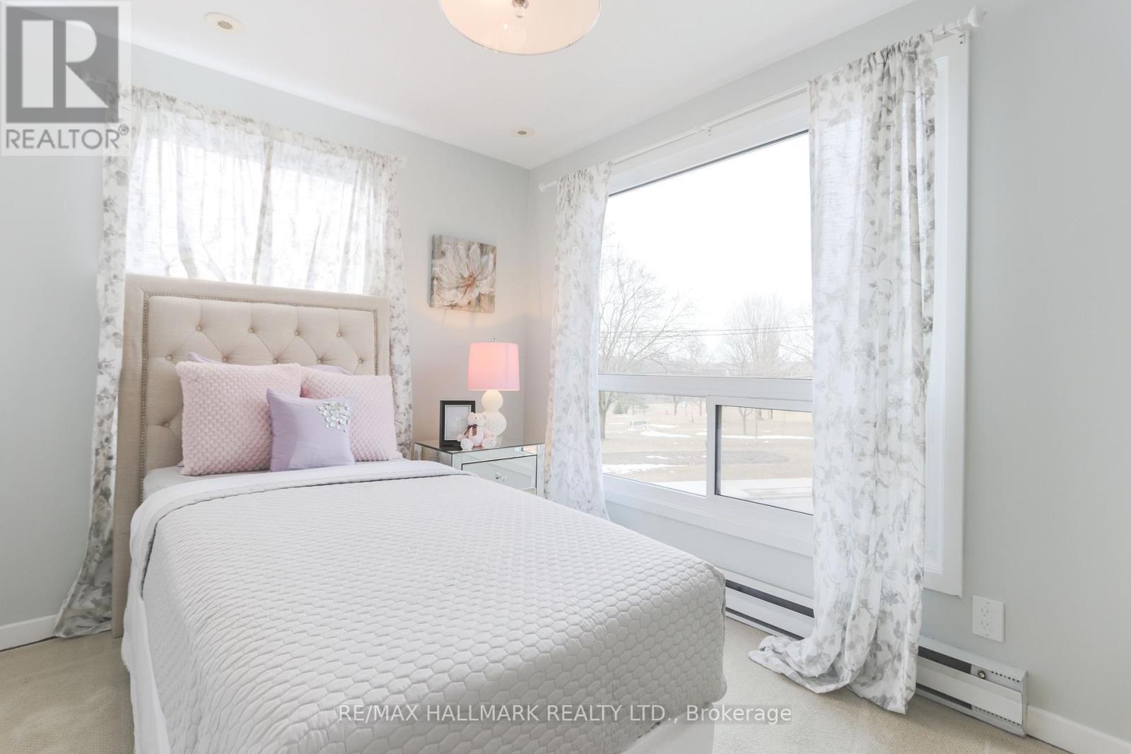 451 Broadview Avenue, Toronto, ON - Indoor Photo Showing Bedroom
