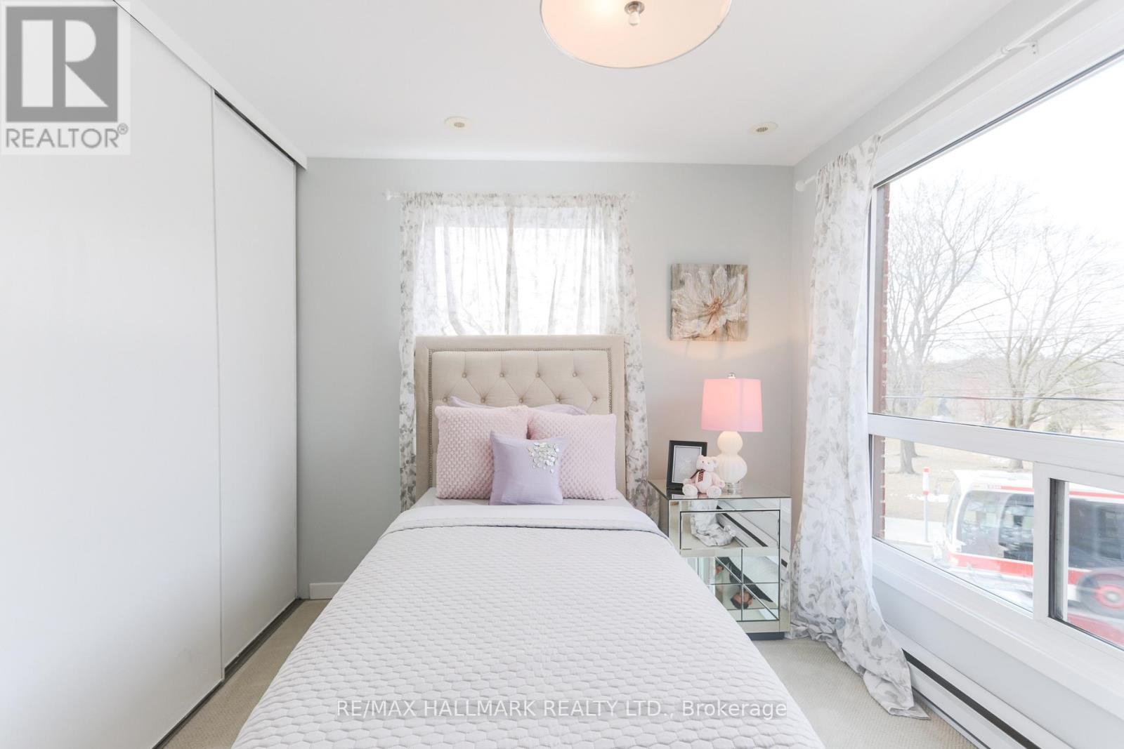 451 Broadview Avenue, Toronto, ON - Indoor Photo Showing Bedroom