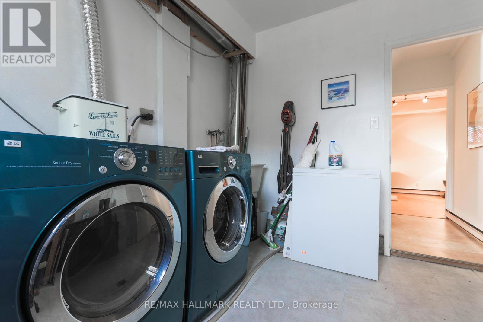 451 Broadview Avenue, Toronto, ON - Indoor Photo Showing Laundry Room