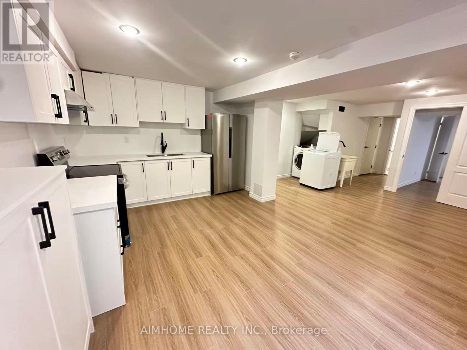 12 Goldsmith Crescent, Newmarket, ON - Indoor Photo Showing Kitchen