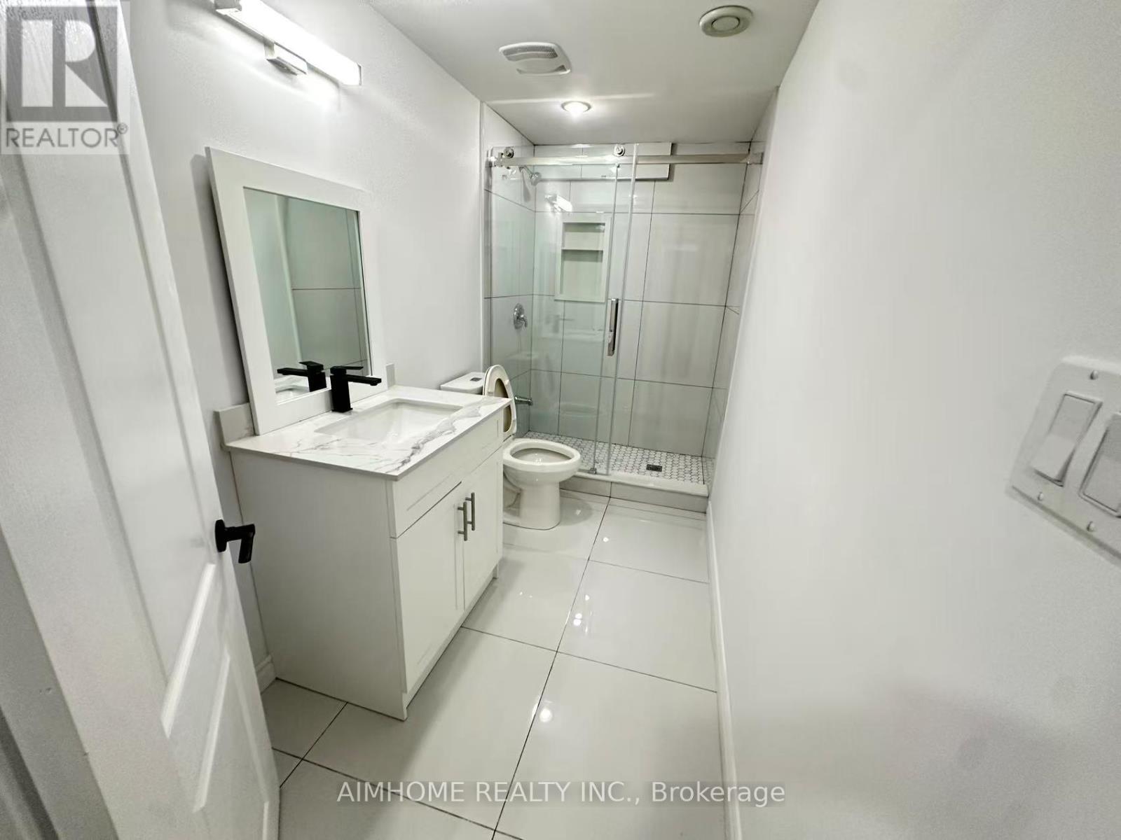 12 Goldsmith Crescent, Newmarket, ON - Indoor Photo Showing Bathroom