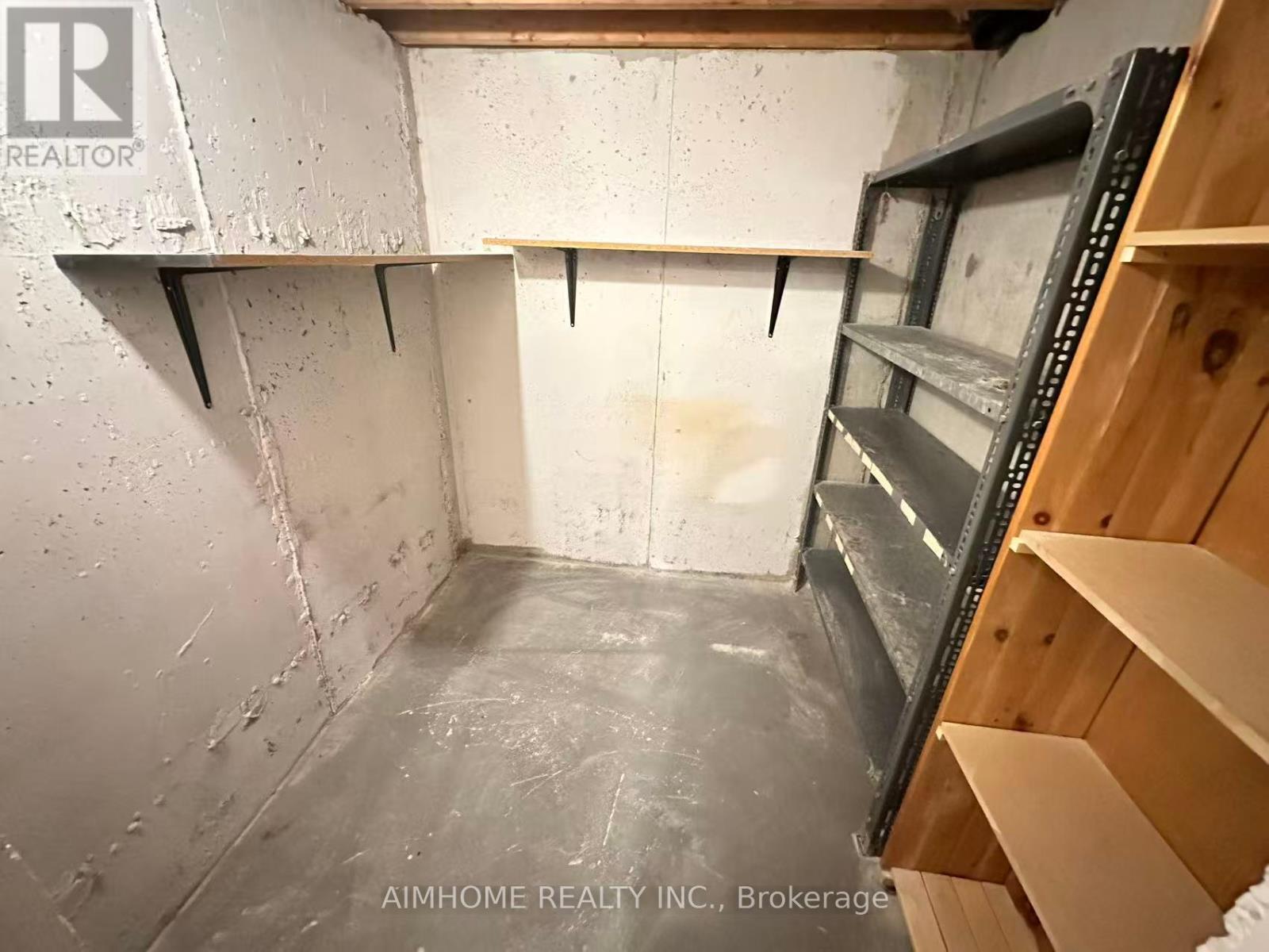 12 Goldsmith Crescent, Newmarket, ON - Indoor