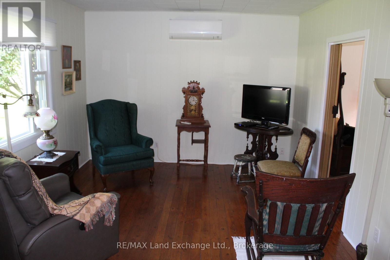 415 Elgin Street S, Kincardine, ON - Indoor