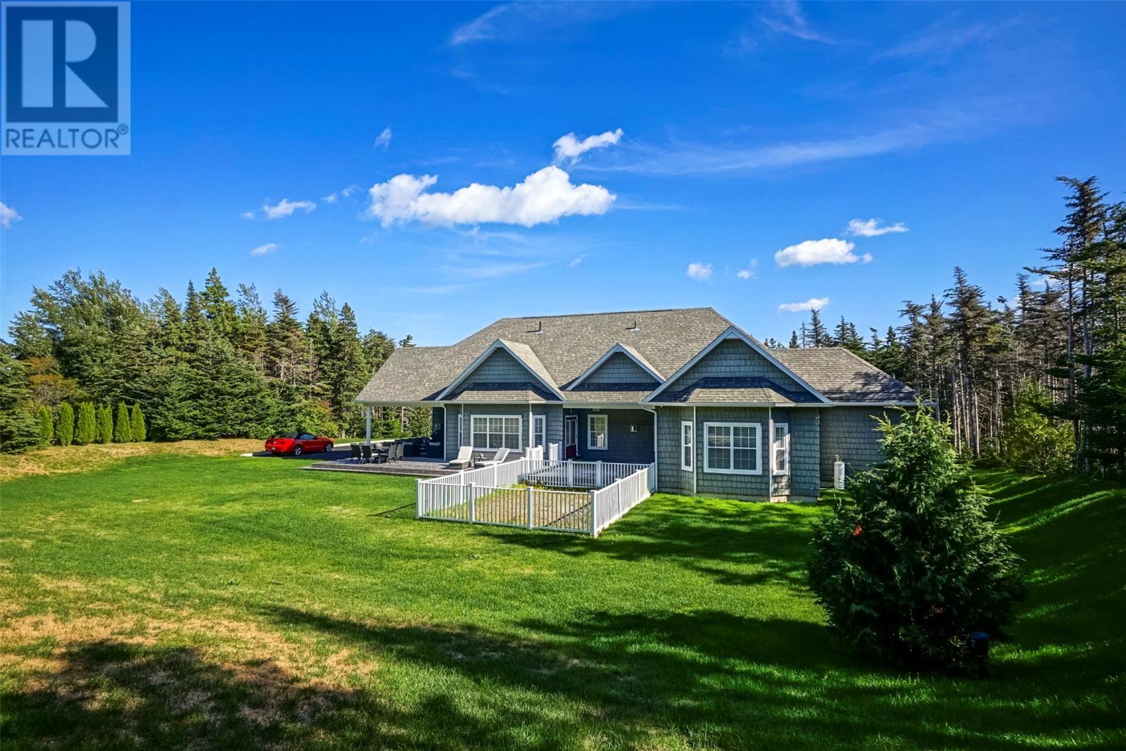 15 Pondside Road, Bristols Hope, NL - Outdoor