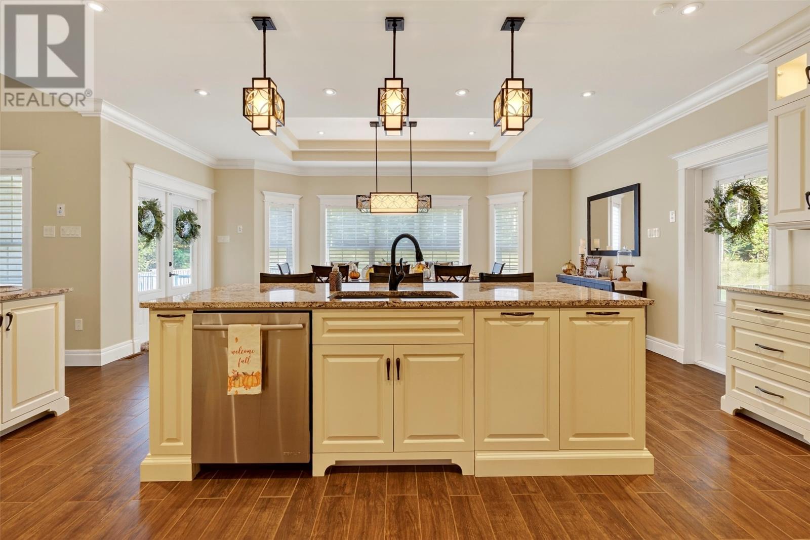 15 Pondside Road, Bristols Hope, NL - Indoor Photo Showing Kitchen With Upgraded Kitchen