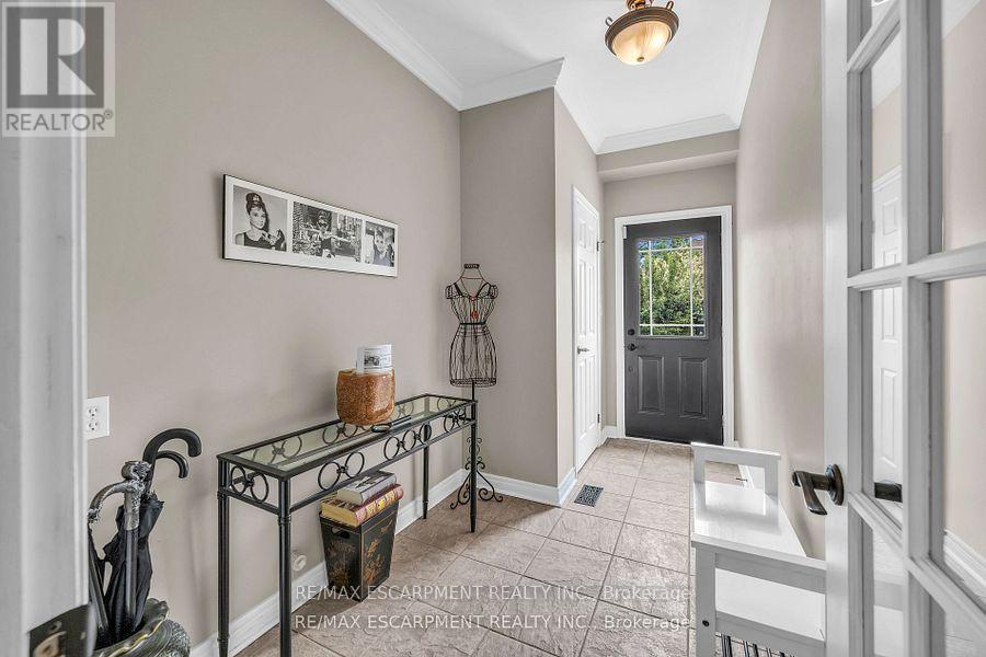 38 Sunbeam Drive, Hamilton, ON - Indoor Photo Showing Other Room