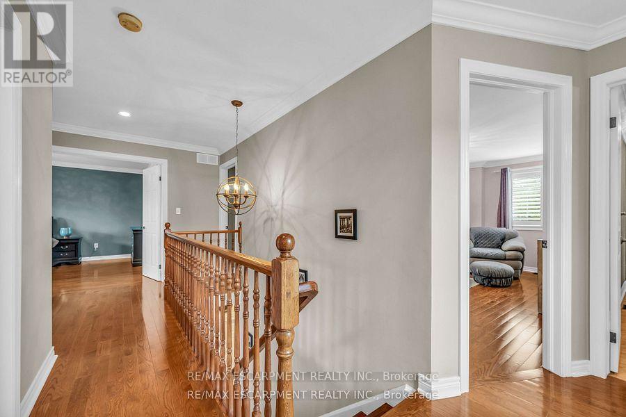 38 Sunbeam Drive, Hamilton, ON - Indoor Photo Showing Other Room