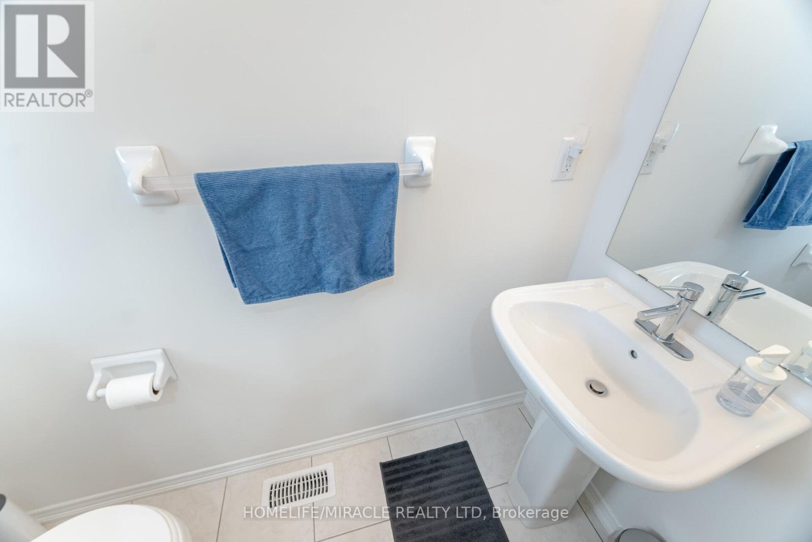 117 Longboat Run W, Brantford, ON - Indoor Photo Showing Bathroom