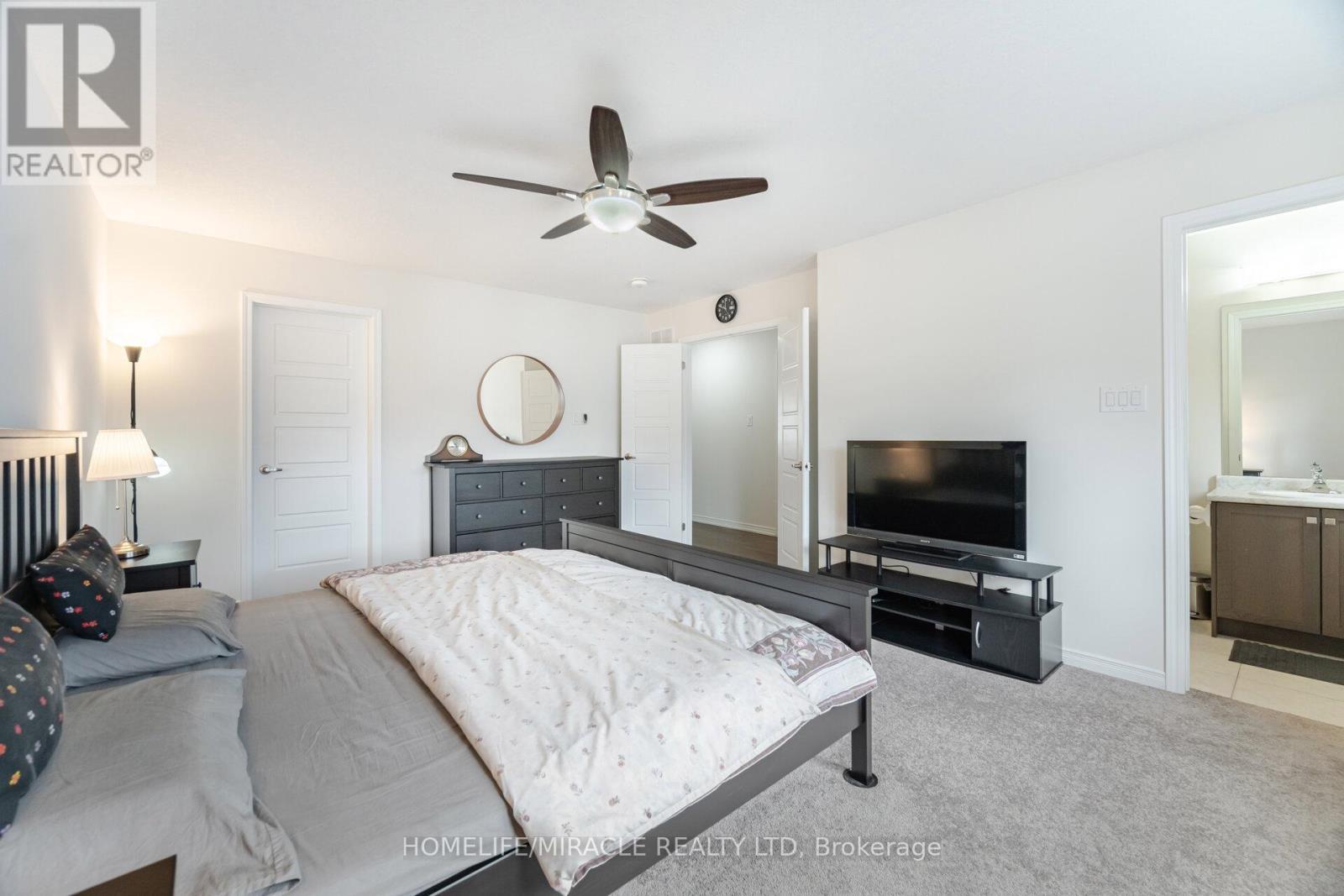 117 Longboat Run W, Brantford, ON - Indoor Photo Showing Bedroom