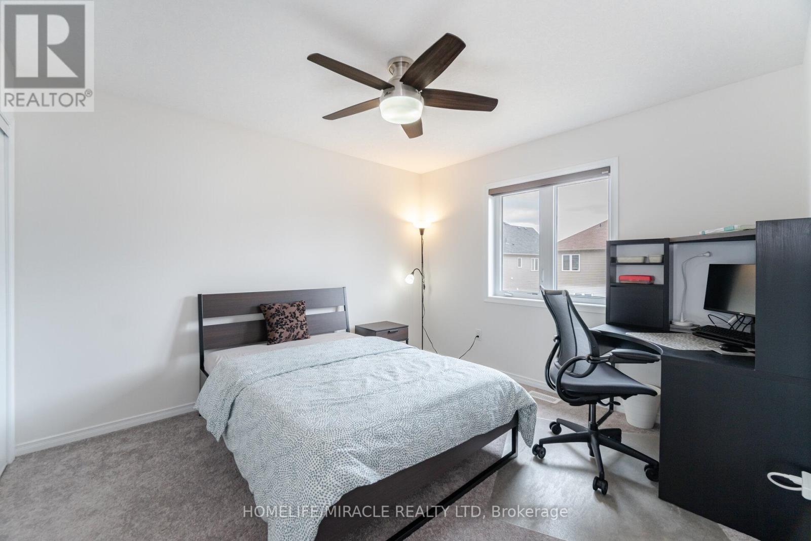 117 Longboat Run W, Brantford, ON - Indoor Photo Showing Bedroom