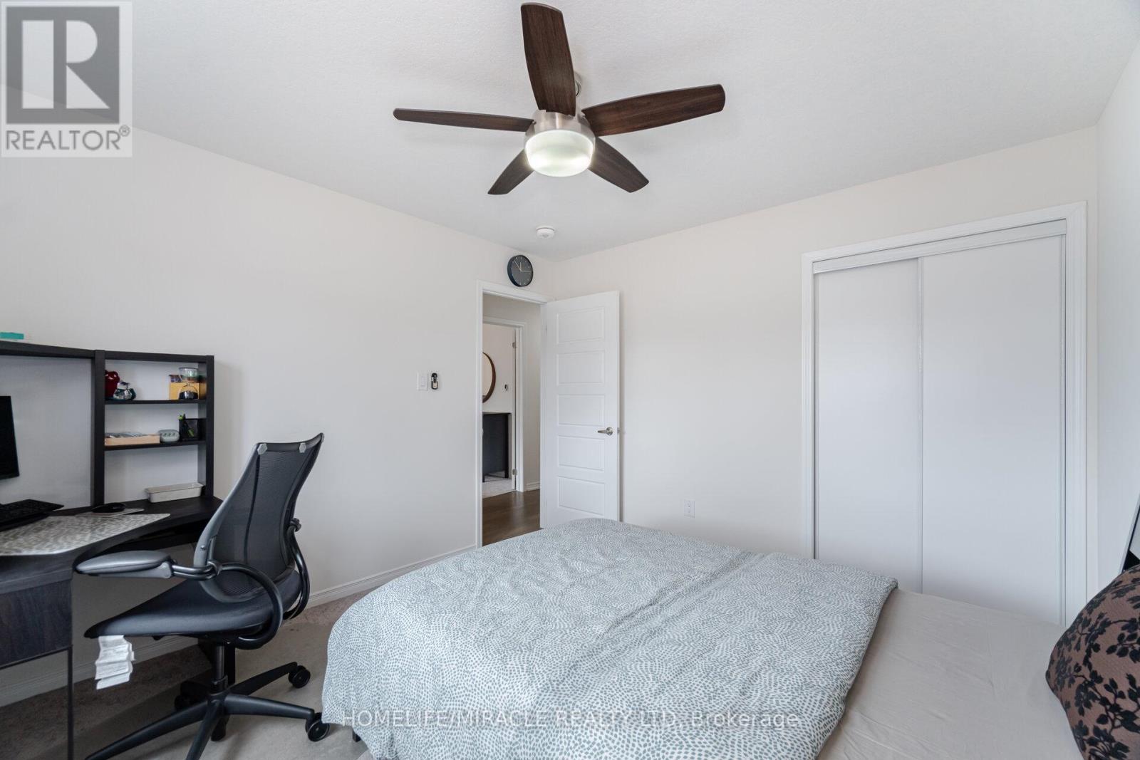 117 Longboat Run W, Brantford, ON - Indoor Photo Showing Bedroom