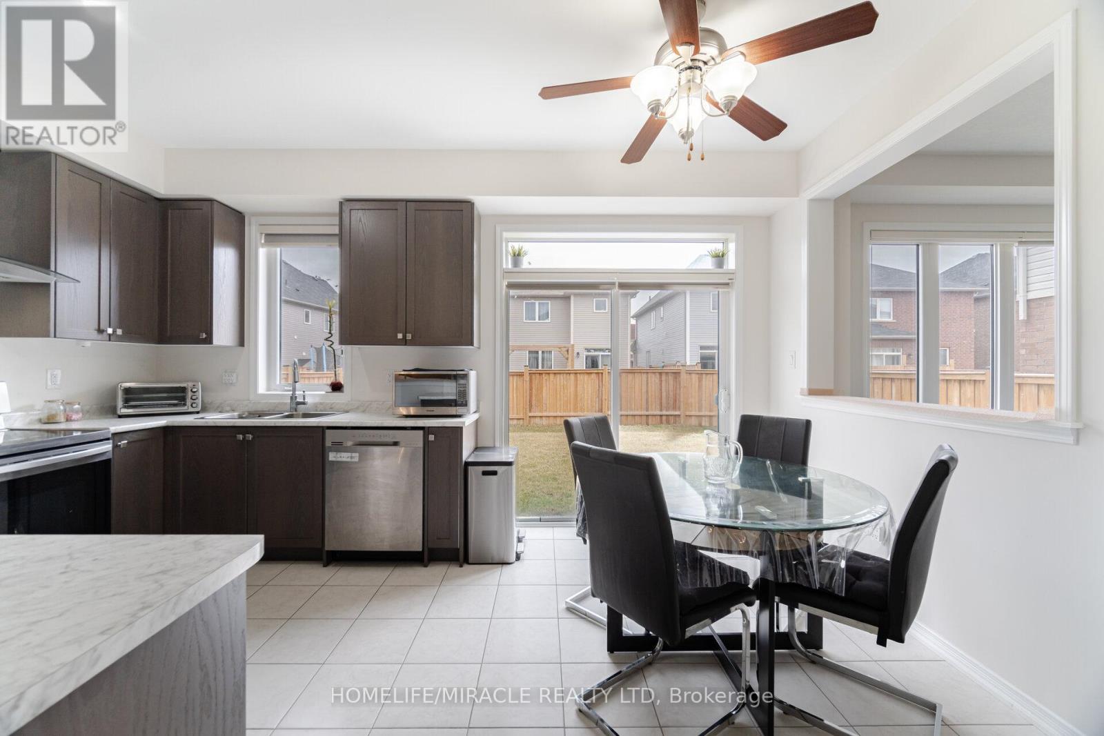 117 Longboat Run W, Brantford, ON - Indoor