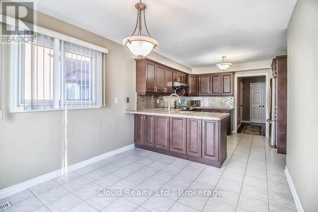 Eat-In Breakfast Area with Window - 2667 Wynten Way, Oakville, ON - Indoor