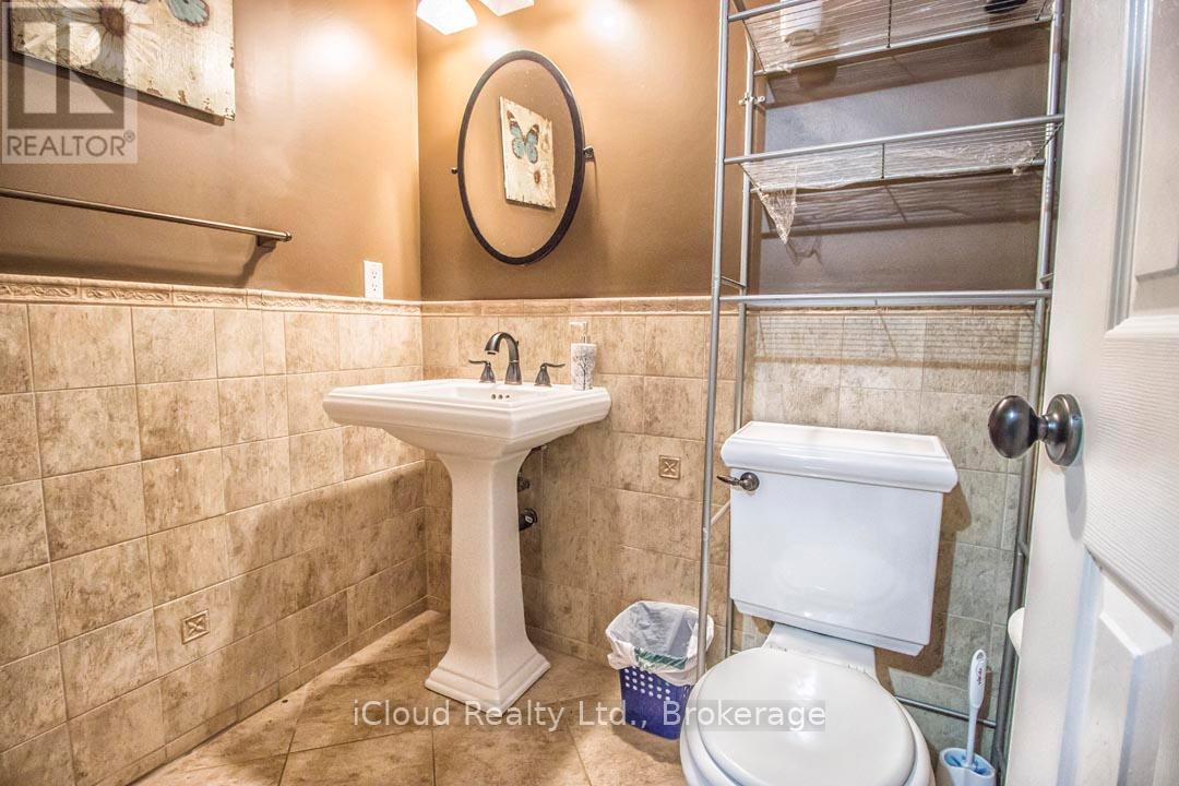 Main Floor Powder Room - 2667 Wynten Way, Oakville, ON - Indoor Photo Showing Bathroom