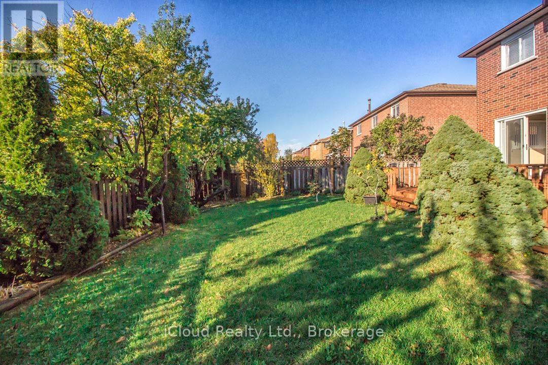 Fully Fenced Backyard - 2667 Wynten Way, Oakville, ON - Outdoor