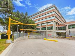 90 WYNFORD DRIVE Toronto, ON M3C 1K5