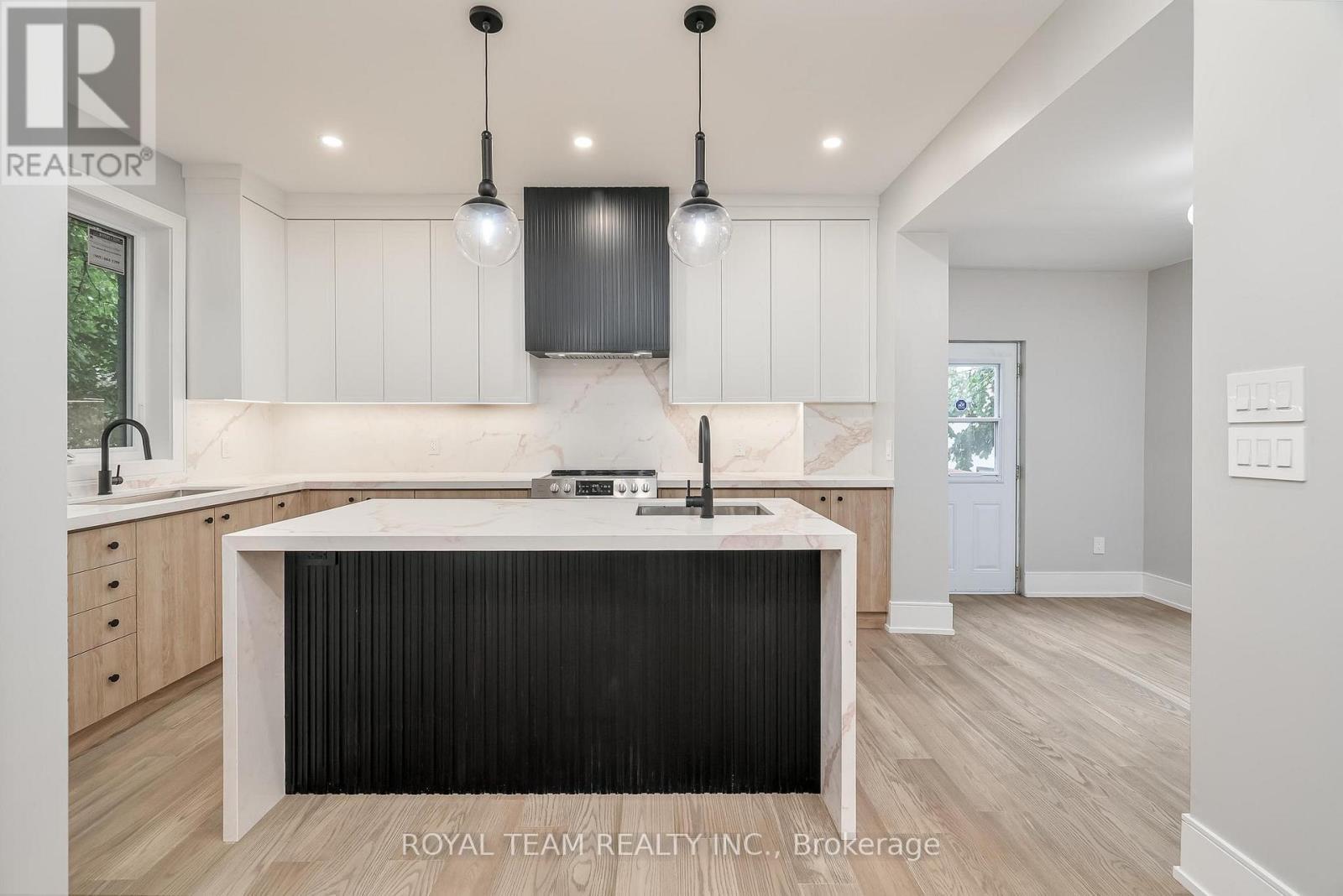 150 St Johns Road, Toronto, ON - Indoor Photo Showing Kitchen With Upgraded Kitchen