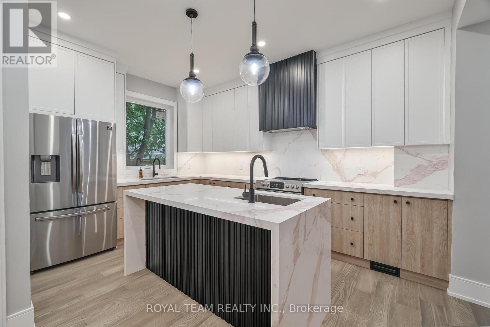 150 St Johns Road, Toronto, ON - Indoor Photo Showing Kitchen With Upgraded Kitchen