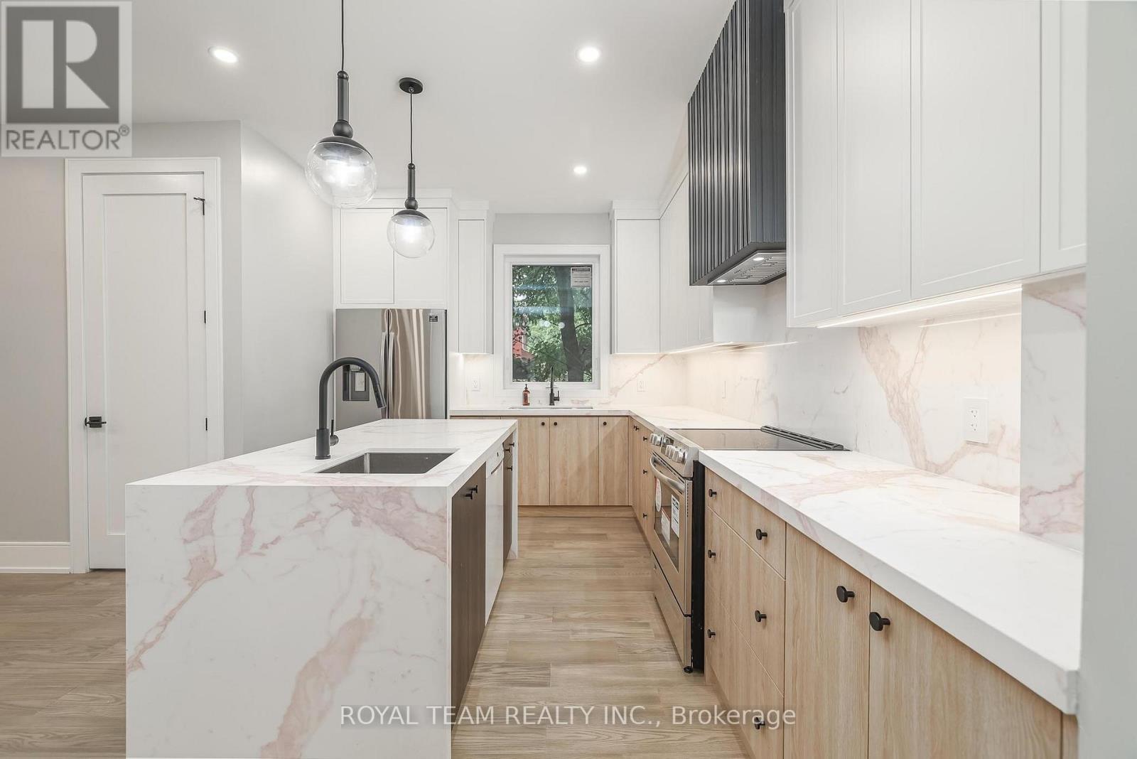150 St Johns Road, Toronto, ON - Indoor Photo Showing Kitchen With Upgraded Kitchen