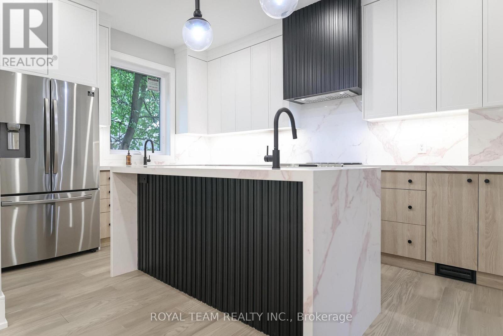 150 St Johns Road, Toronto, ON - Indoor Photo Showing Kitchen With Upgraded Kitchen