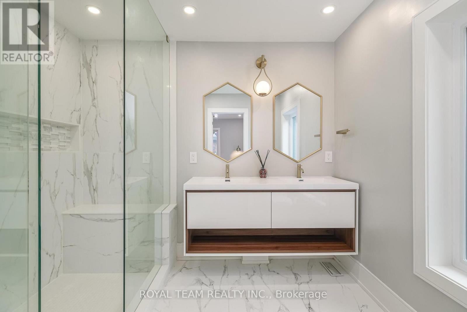 150 St Johns Road, Toronto, ON - Indoor Photo Showing Bathroom