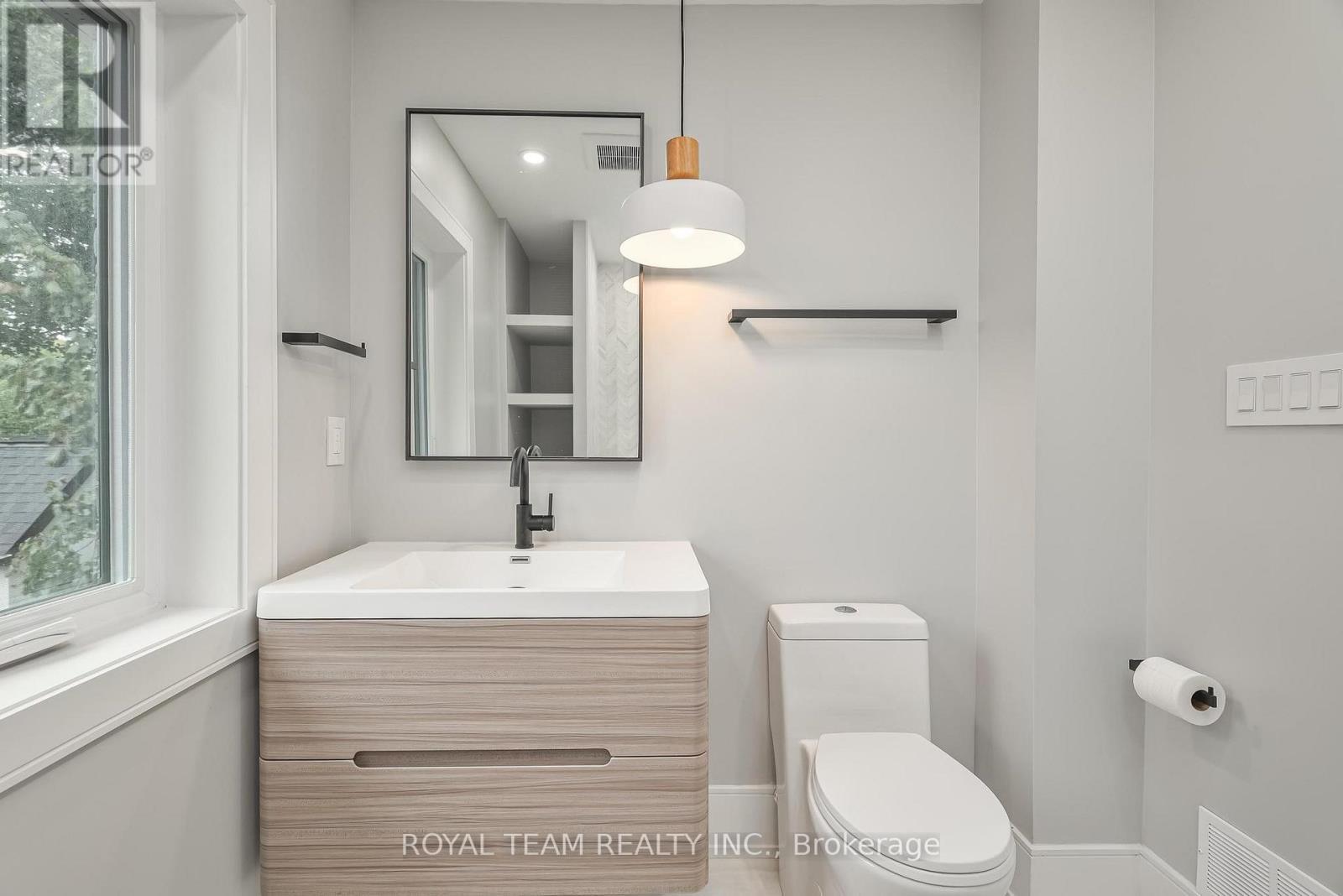 150 St Johns Road, Toronto, ON - Indoor Photo Showing Bathroom