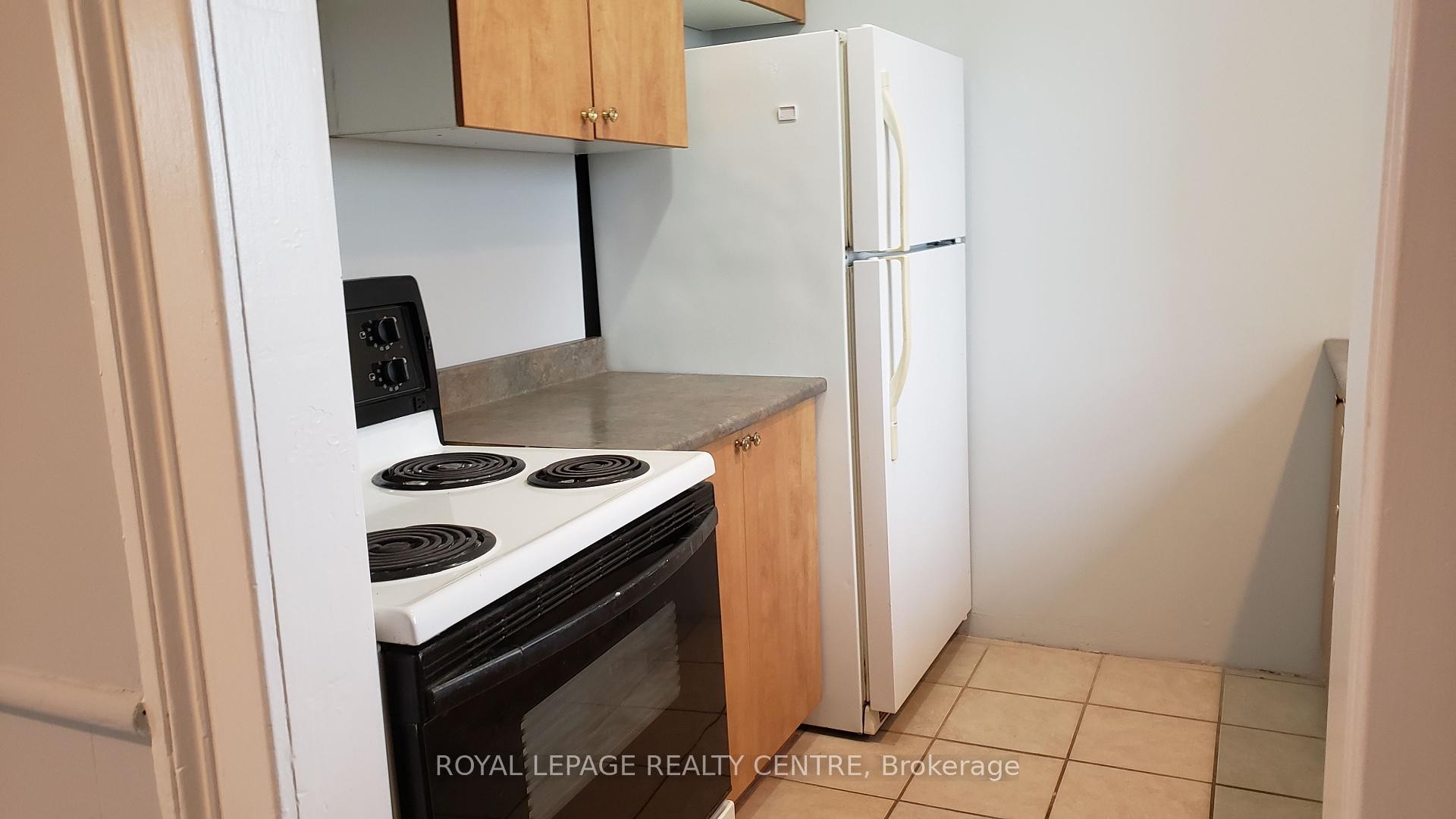 Unit 1-12472 Chinguacousy Road, Caledon, ON - Indoor Photo Showing Kitchen