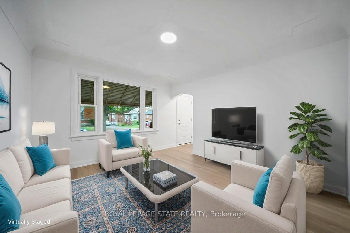 Unit 1-172 East 34Th Street, Hamilton, ON - Indoor Photo Showing Living Room