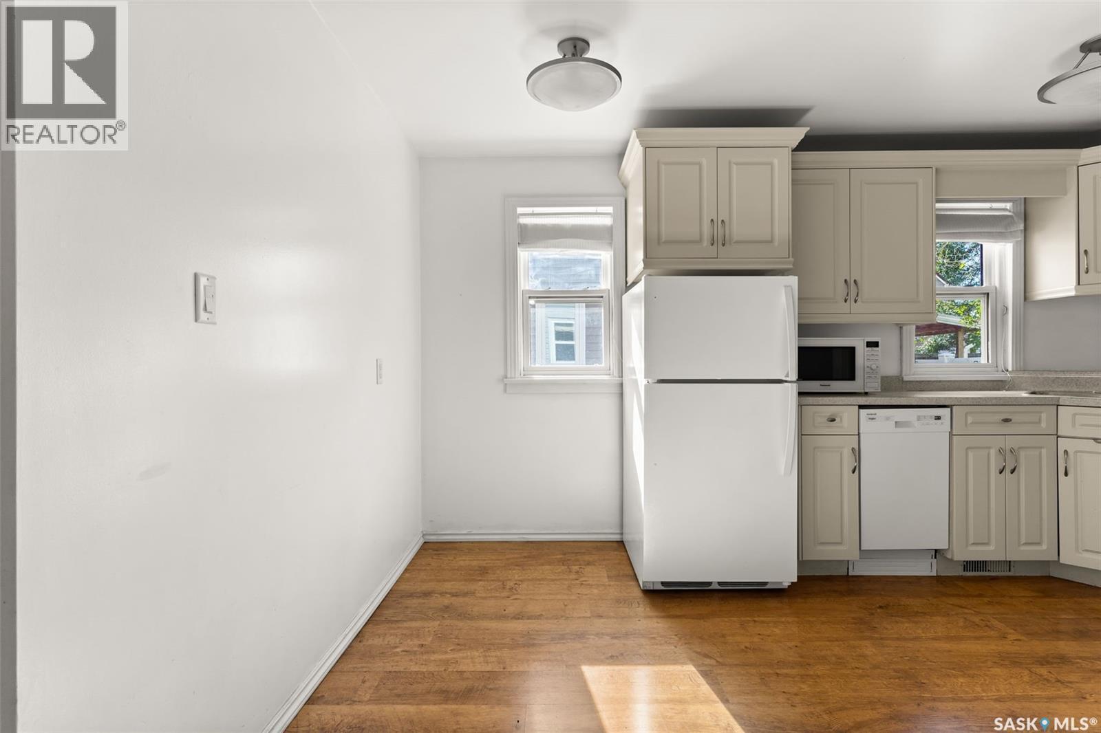 2822 Argyle Street, Regina, SK - Indoor Photo Showing Kitchen