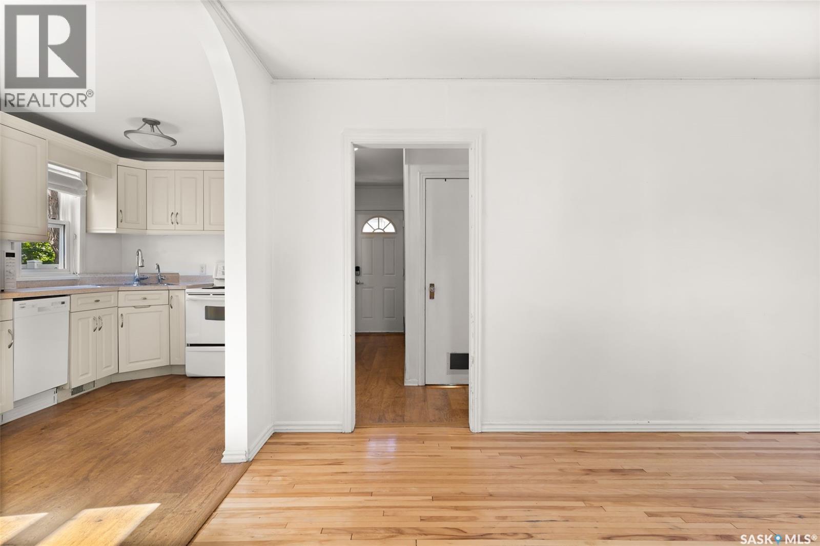 2822 Argyle Street, Regina, SK - Indoor Photo Showing Kitchen